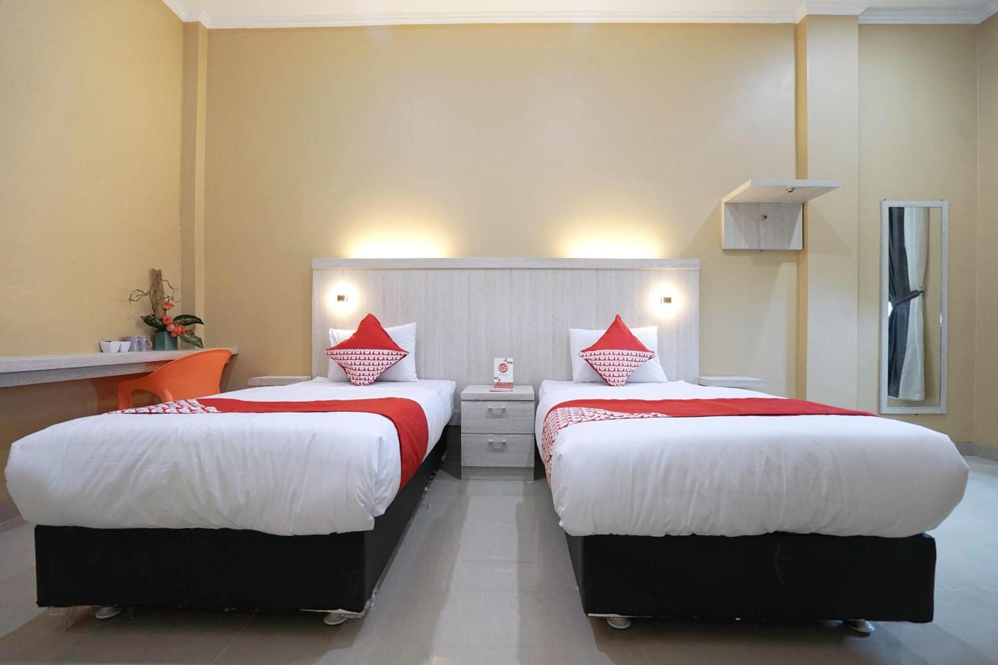 Oyo Life 1299 Balcony Orange Homestay Palembang Bagian luar foto