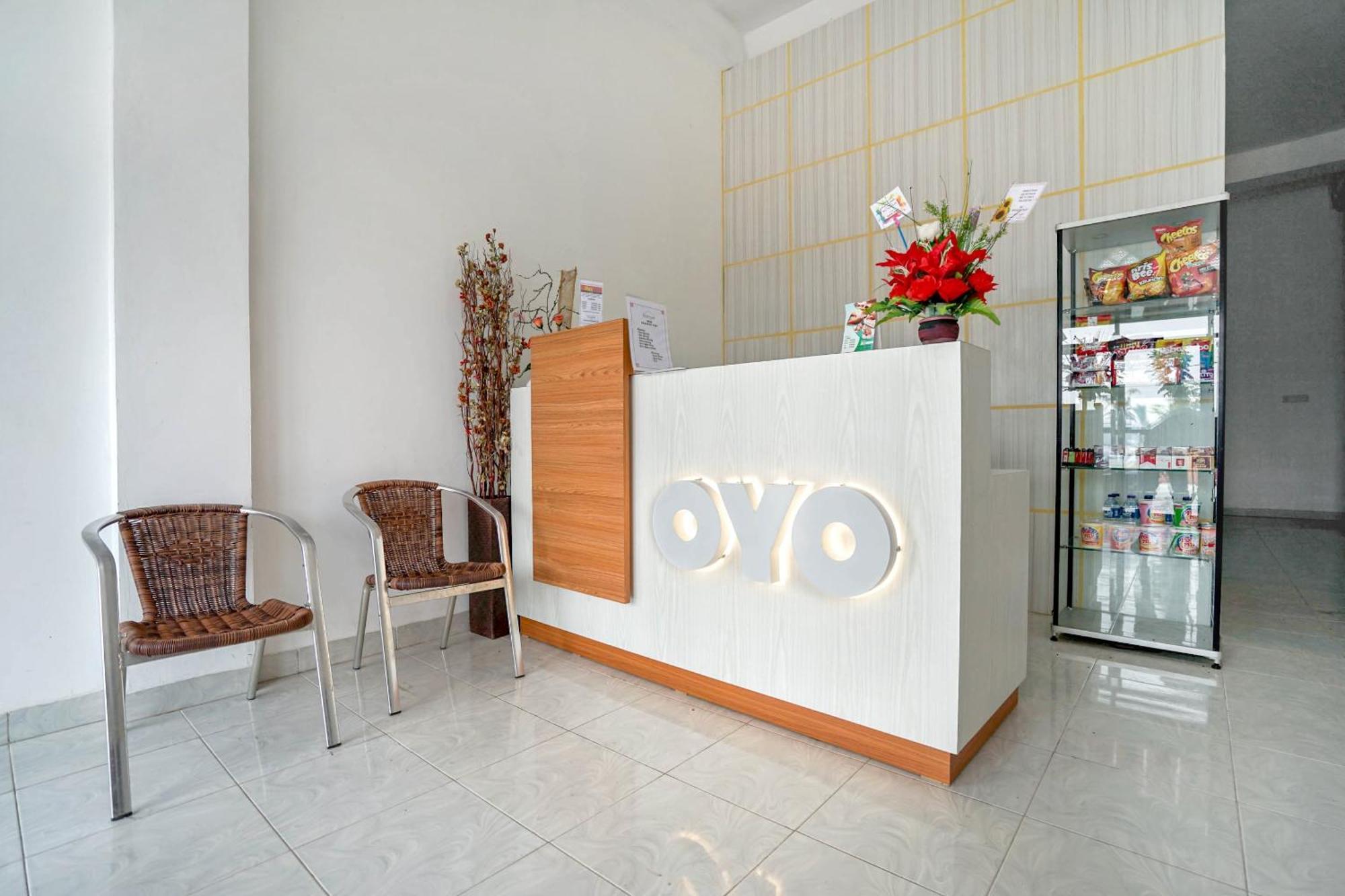 Oyo Life 1299 Balcony Orange Homestay Palembang Bagian luar foto