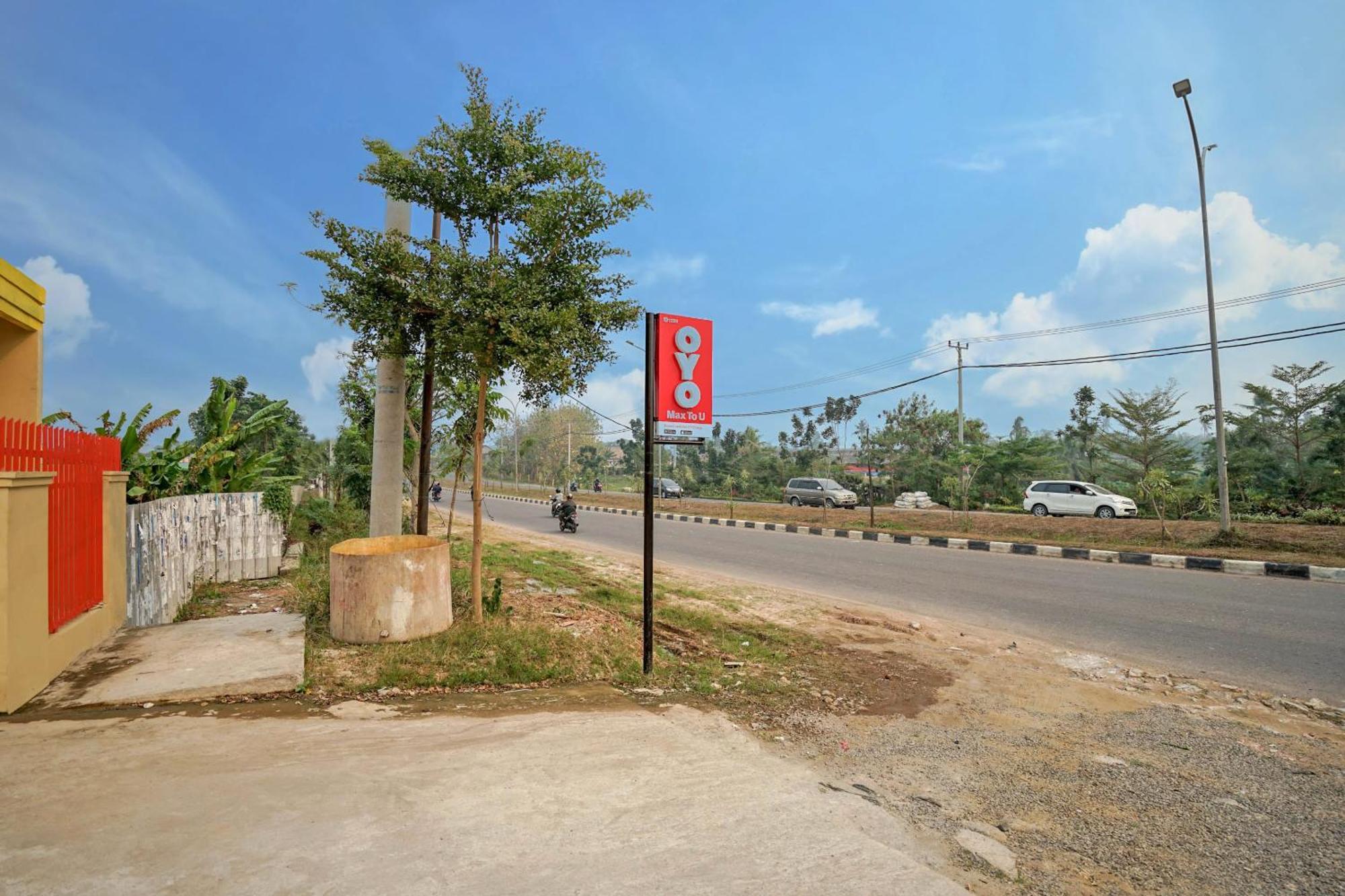 Oyo Life 1299 Balcony Orange Homestay Palembang Bagian luar foto