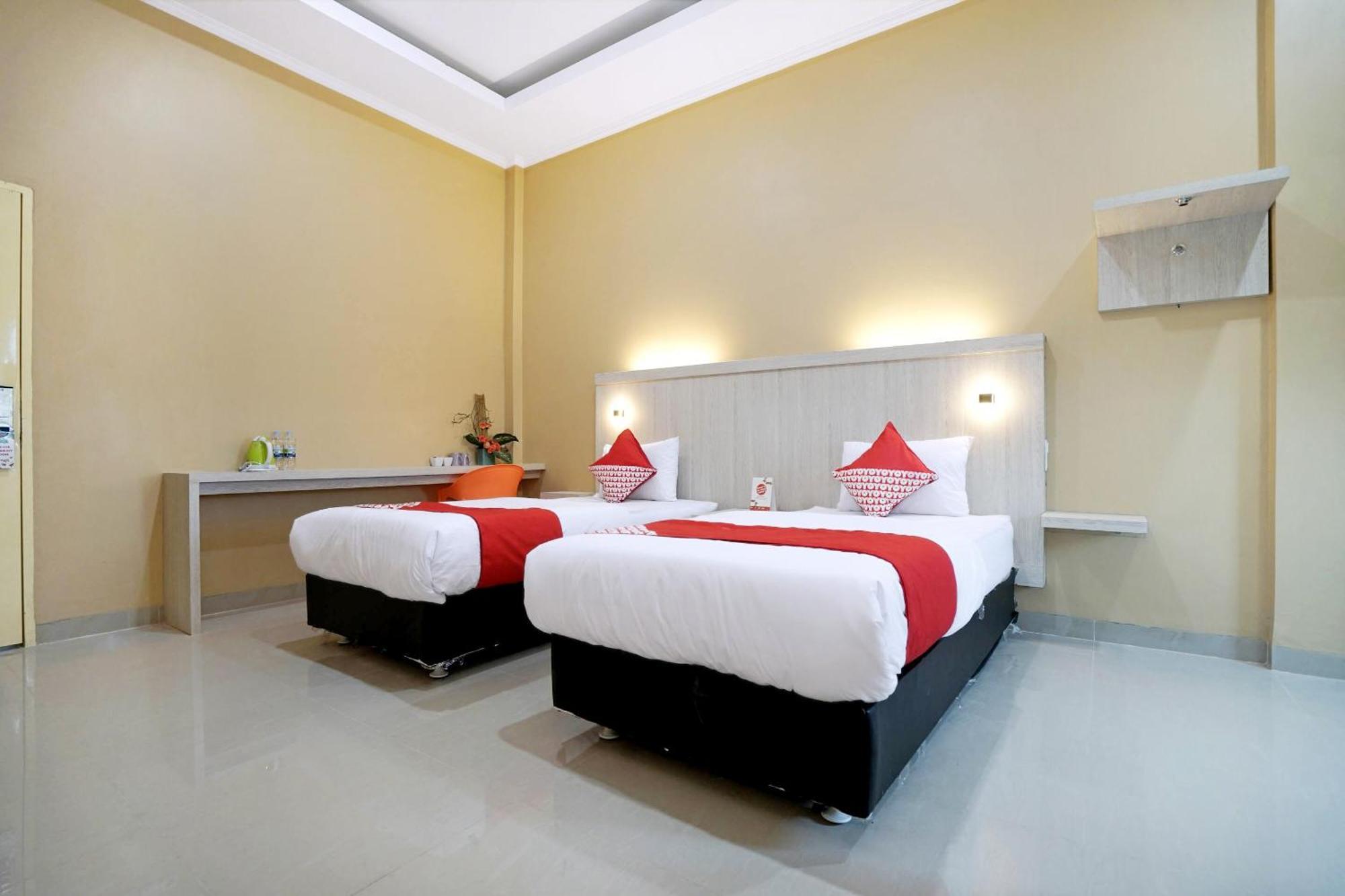 Oyo Life 1299 Balcony Orange Homestay Palembang Bagian luar foto